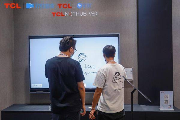 产品|TCL再发力，以领先技术成为商显市场引领者