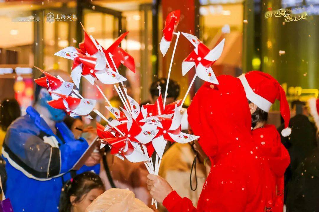 雪花|陪伴了南宁人五年的大雪，平安夜浪漫飘落