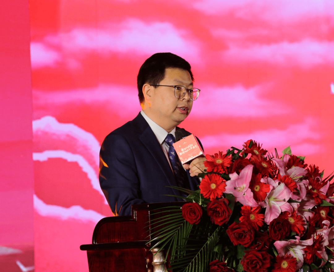 向百年企业奋力迈进白鸽董事长李勇刚在白鸽公司65年辉煌历程交流答谢