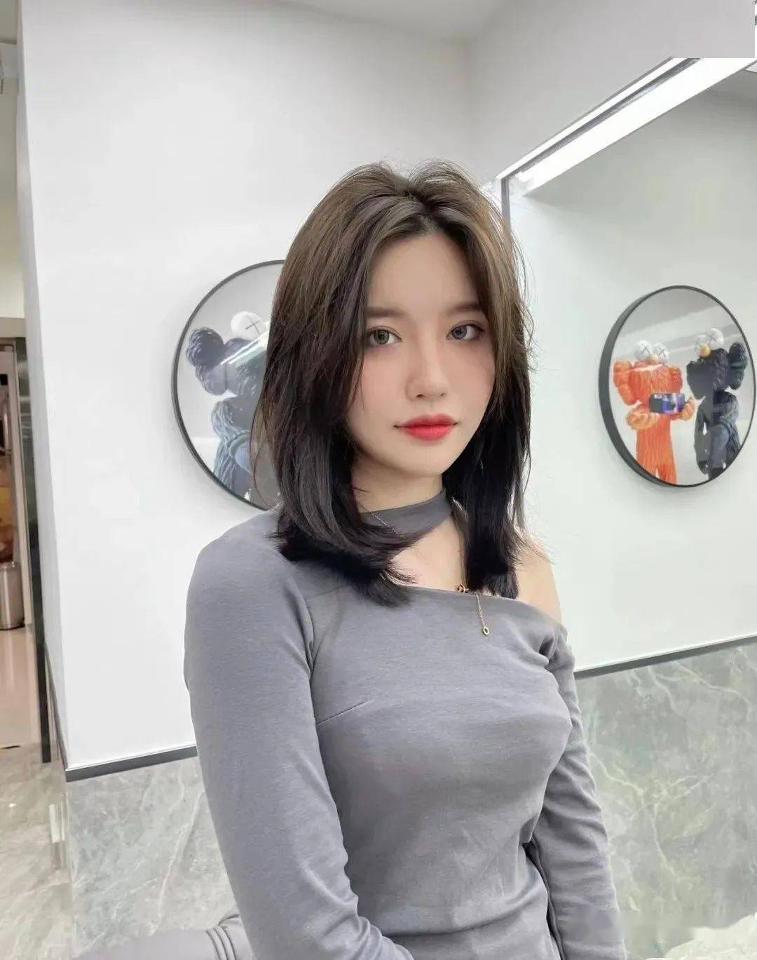 "换季锁骨发",知性不平庸._发型_中国_形象