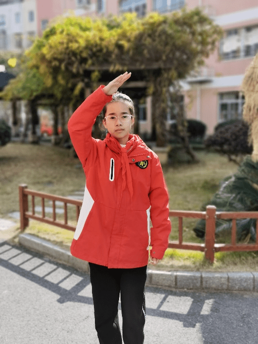 国旗班风采文明礼仪在心间记海盐县实验小学教育集团西校区505中队