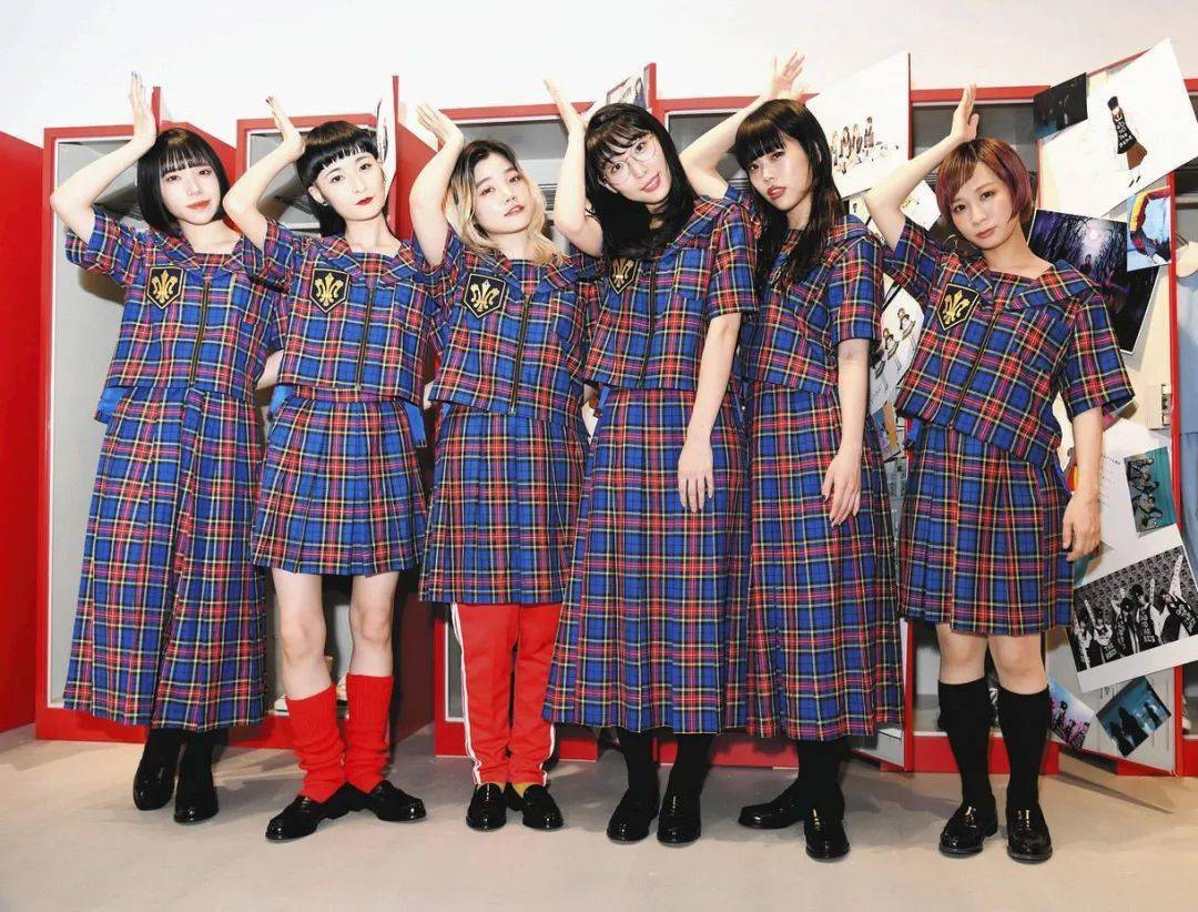 6人女子组合"bish"成员cent chihiro chittiii与momoko gumi company