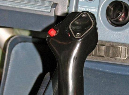 空客飞机和波音飞机的操纵杆为何不一样?是什么原因呢?