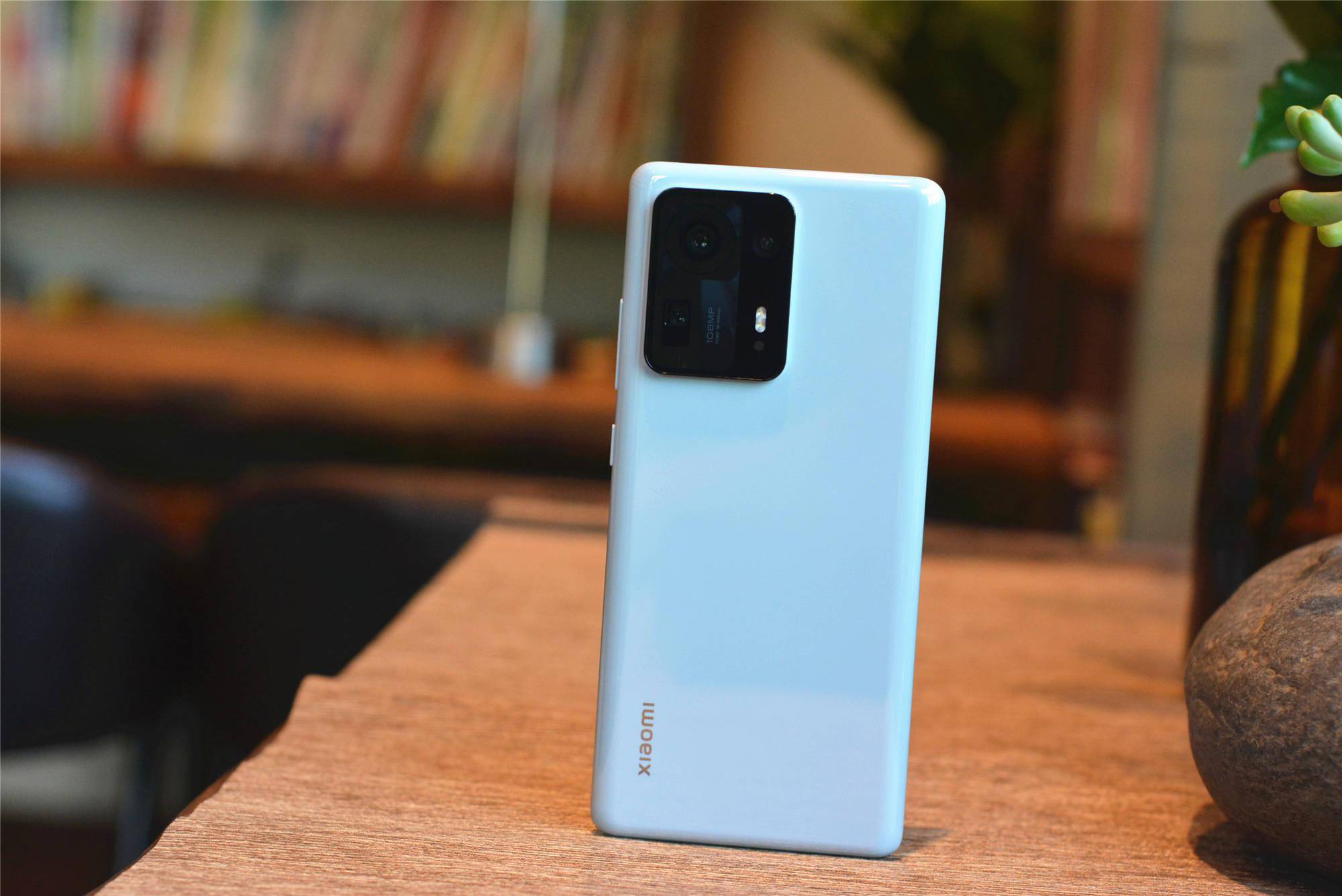 从5299元跌至3249元小米mix4开始跳水8256g版本售价亲民