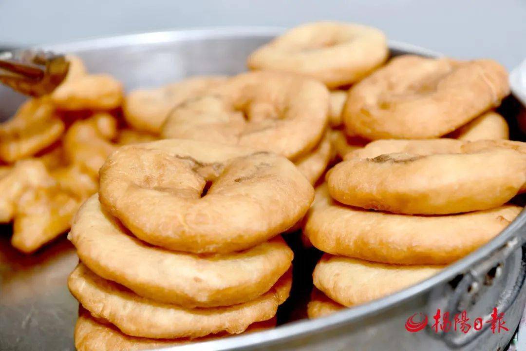 揭阳名小吃咸香饼:咸甜酥香惹人爱_经营_林新彪_面团
