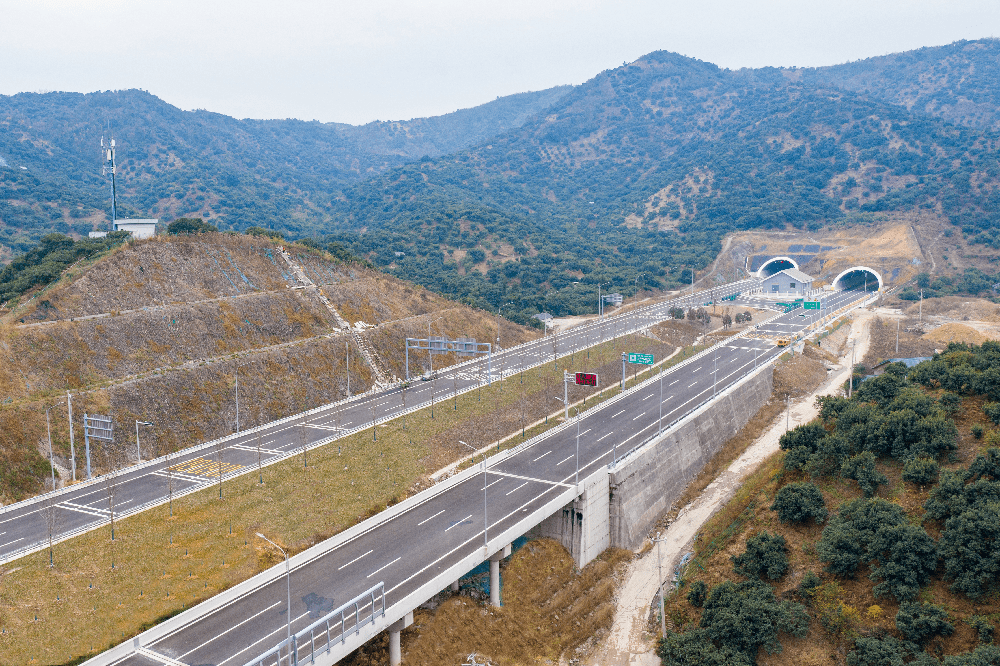 目前,胜陆公路余姚段余慈界至丈亭尚未通车!