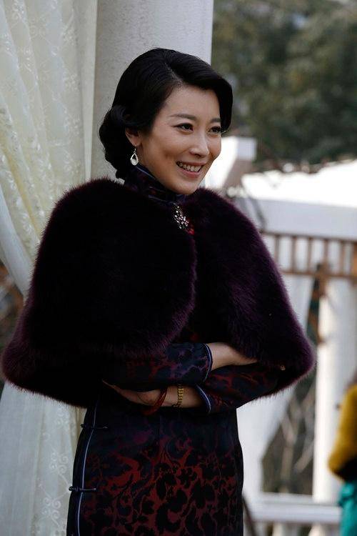 张棪琰在《伪装者》中的地下党原来是"莅阳长公主",穿上一袭华美旗袍