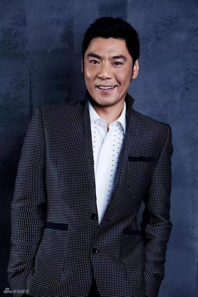 34年后歌手屠洪刚回京剧舞台演霸王别姬