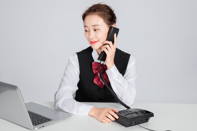 酒店员工如何规范地接听电话详解_对方_宾客_服务人员