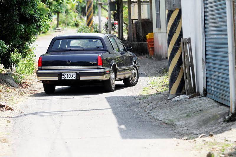 自带大沙发的90年代全尺寸豪华轿车1993款克莱斯勒第五大道