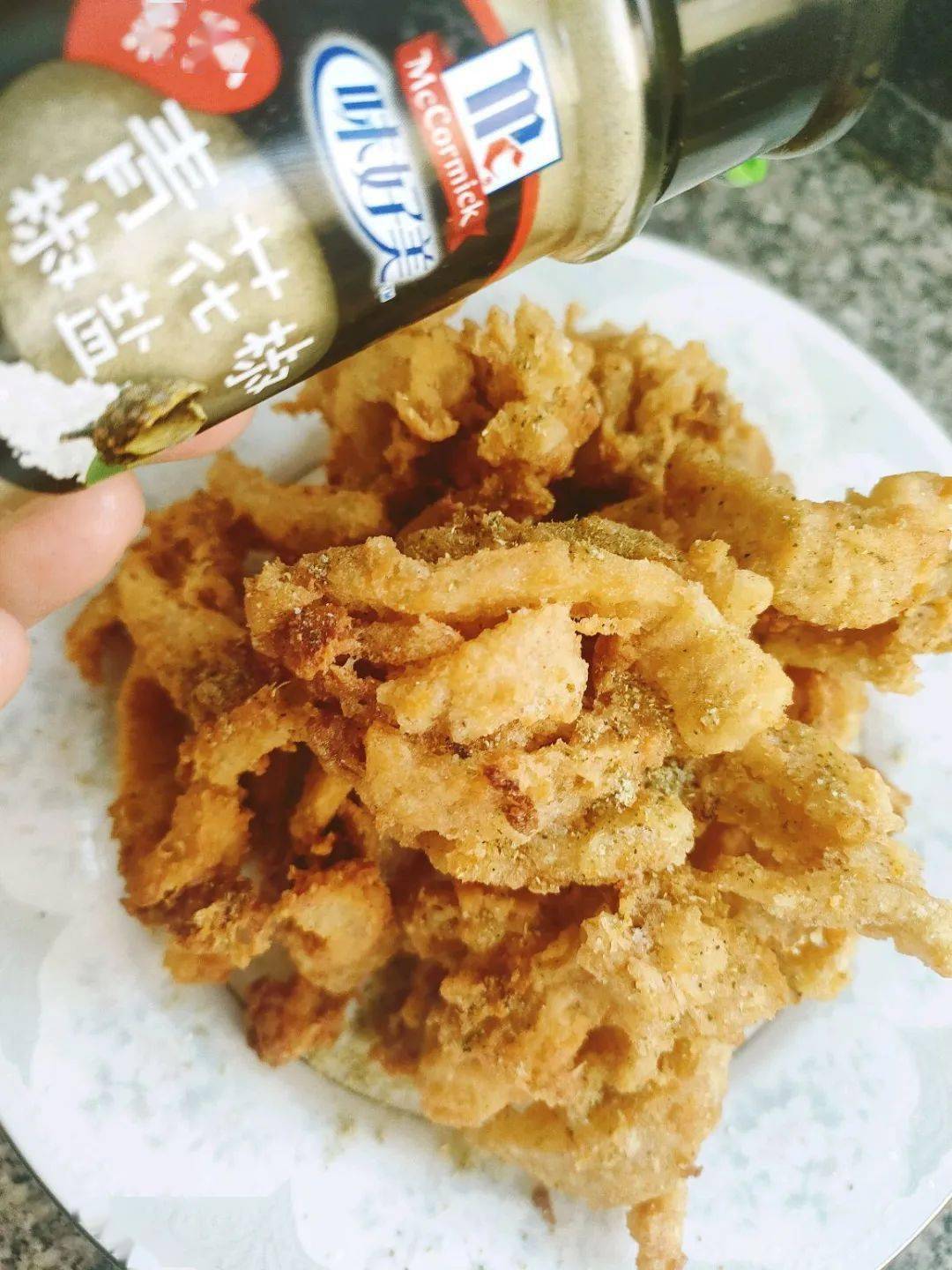猪皮怎么炸酥脆好吃 5599b12272aa4915ad6c802e2065f693.jpeg