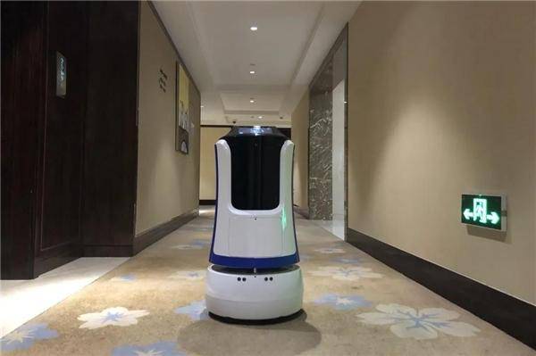 因需出发技术引领景吾智能配送机器人为酒店降本增效