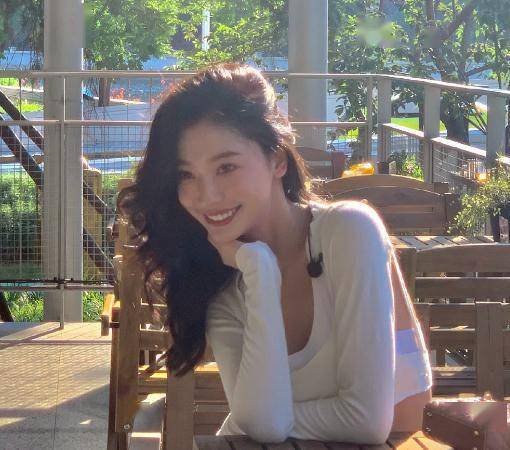 什么叫做纯欲风格 0e3cd73f8a784cafb90781de45823add.jpeg