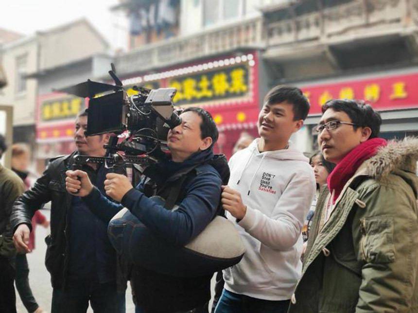 电影|武汉导演讲述武汉故事 电影《江水无声》上映