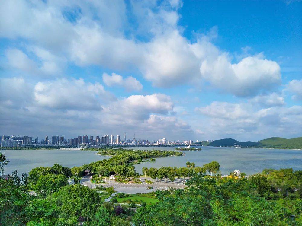 从"一城煤灰半城土"到"一城青山半城湖,每一天,这座城市都在发生着