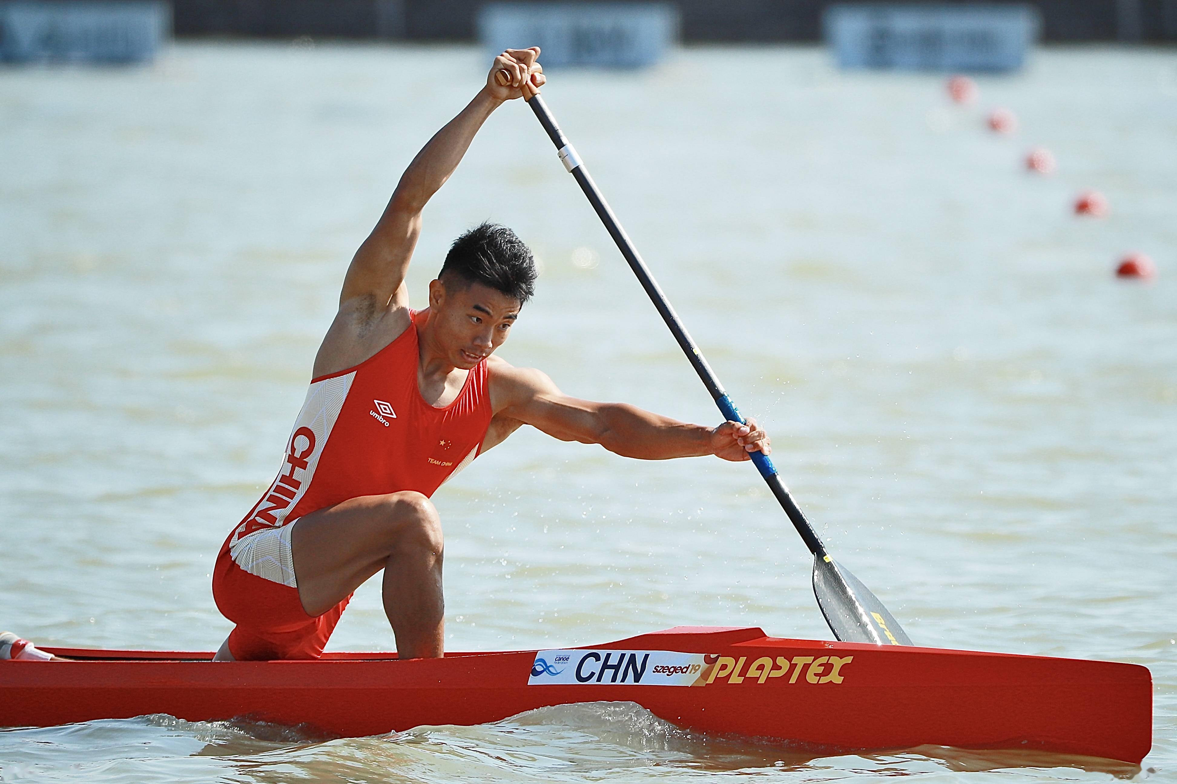 划船运动员肌肉图片