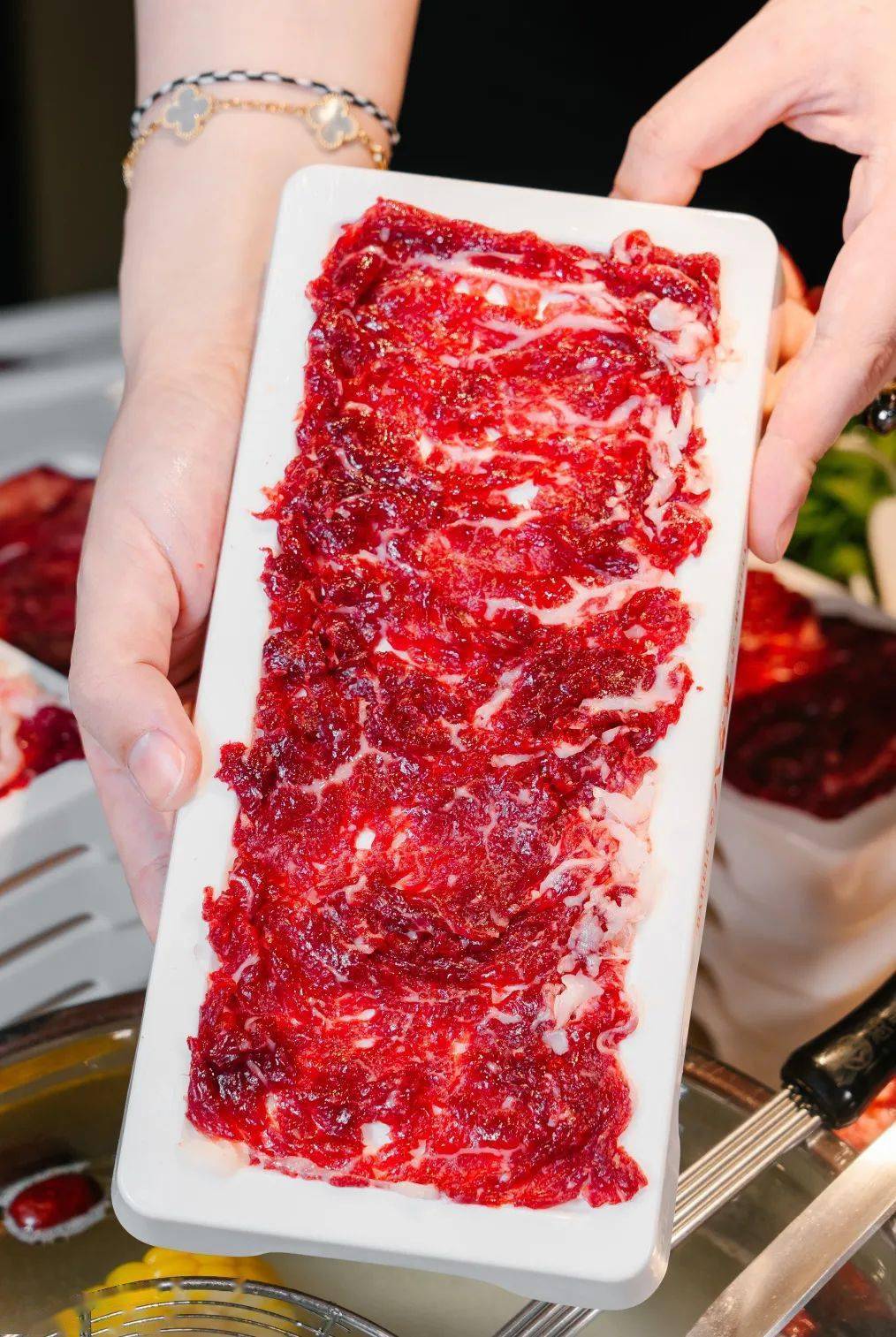 匙柄&匙肉 ·位于牛后腿的肌腱,口感比三花趾更脆爽,筋道十足,q弹