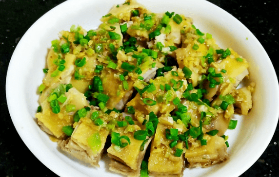 何必为汪小菲粤式餐厅的价格吵架,嫌贵咱就自己做_姜葱鸡_椒盐_用料