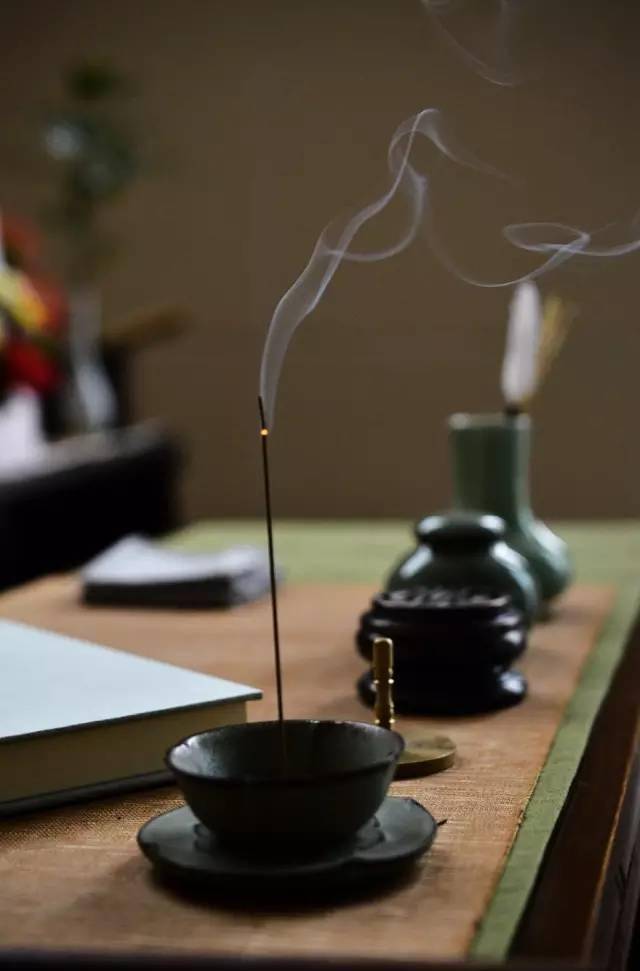 泡上茶焚上香滋养身心