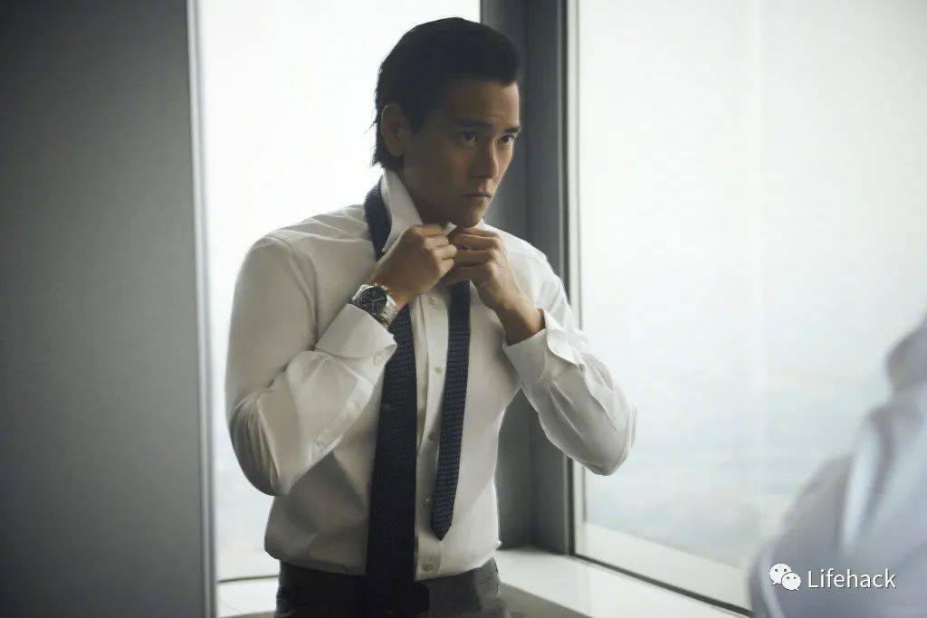 彭于晏上演正装诱惑果然男生穿正装最帅比