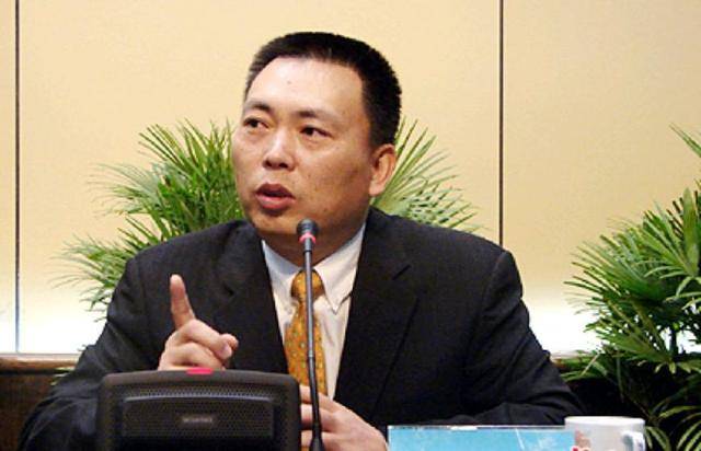 1961年出生于江西南昌的段永平,也像其他人一样,上了大学,并于1977年