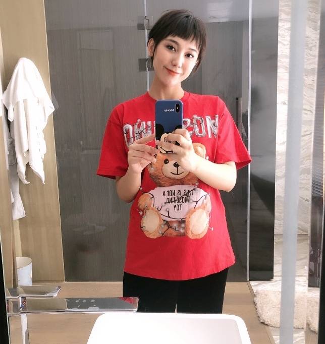 古力娜扎姐姐自拍承认怀孕小肚子膨大鼓起来娜扎要升级当小姨