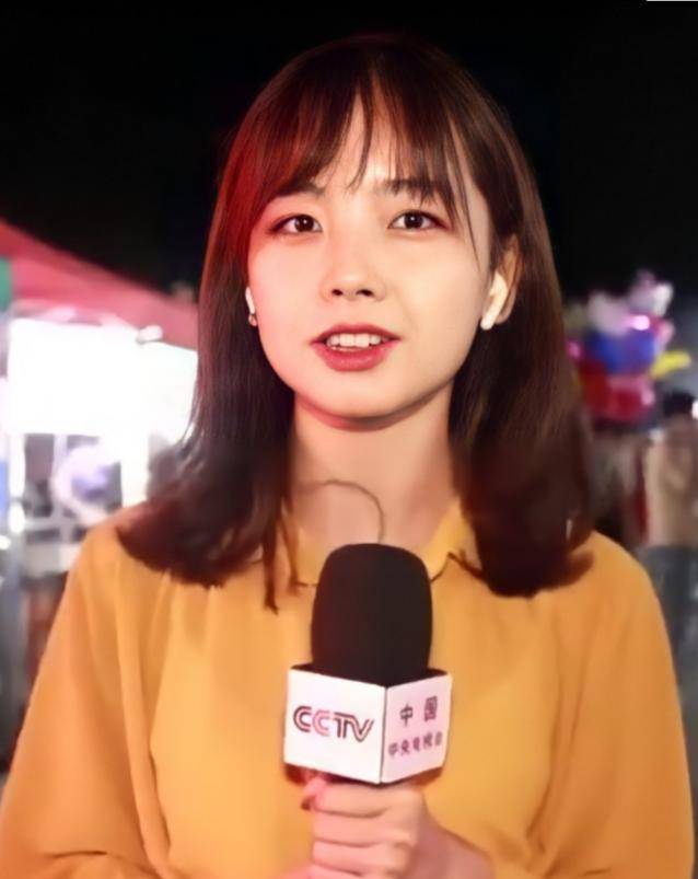 王冰冰最新活动生图被曝,看清无修镜头下颜值:幸好她是一个记者