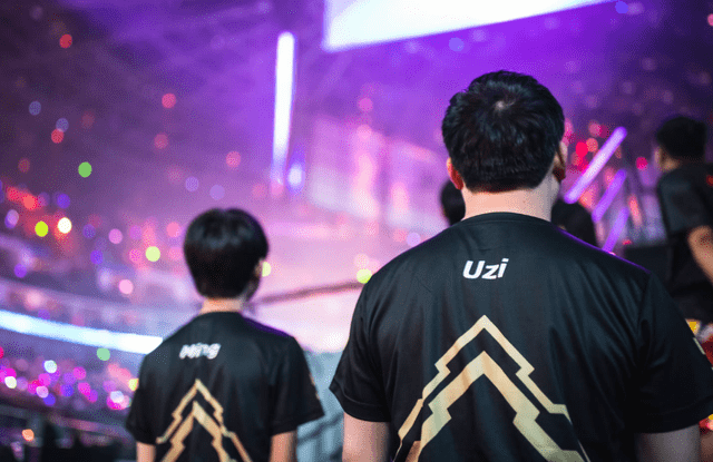 uzi最新比赛rng e875818df70b46cd91fde7d0720e7179.png