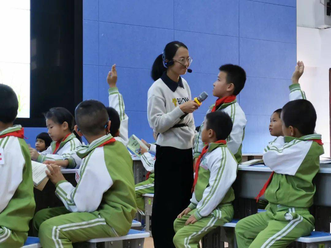 書香溢校園閱讀助成長劉亞樓紅軍小學紅土書香閱讀活動掠影