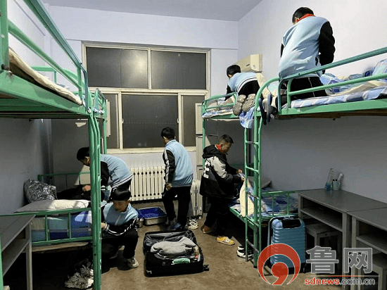 临沂汪沟小学全体五年级同学走进了临沂中小学生综合实践(半程)基地