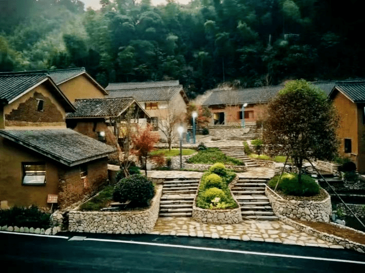 开化水库岭里村图片