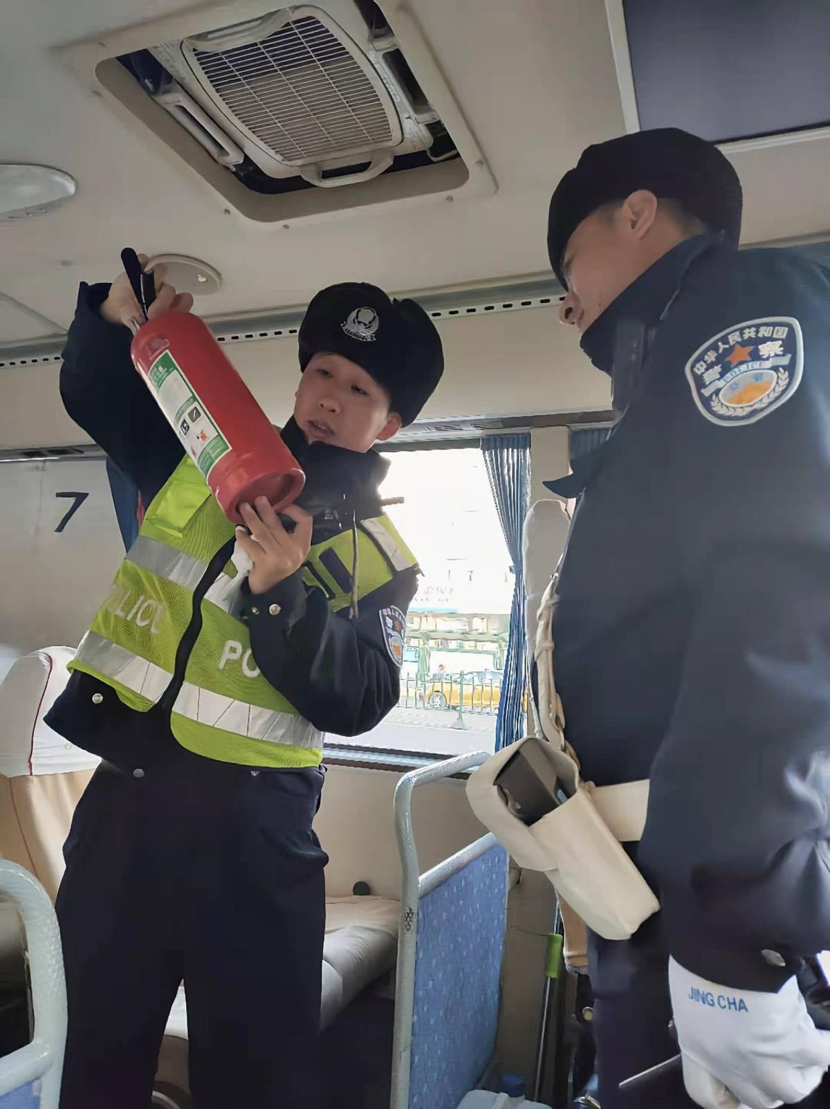 扎根交管事业书写无悔人生记哈尔滨市交警支队南岗大队辅警盖浩楠