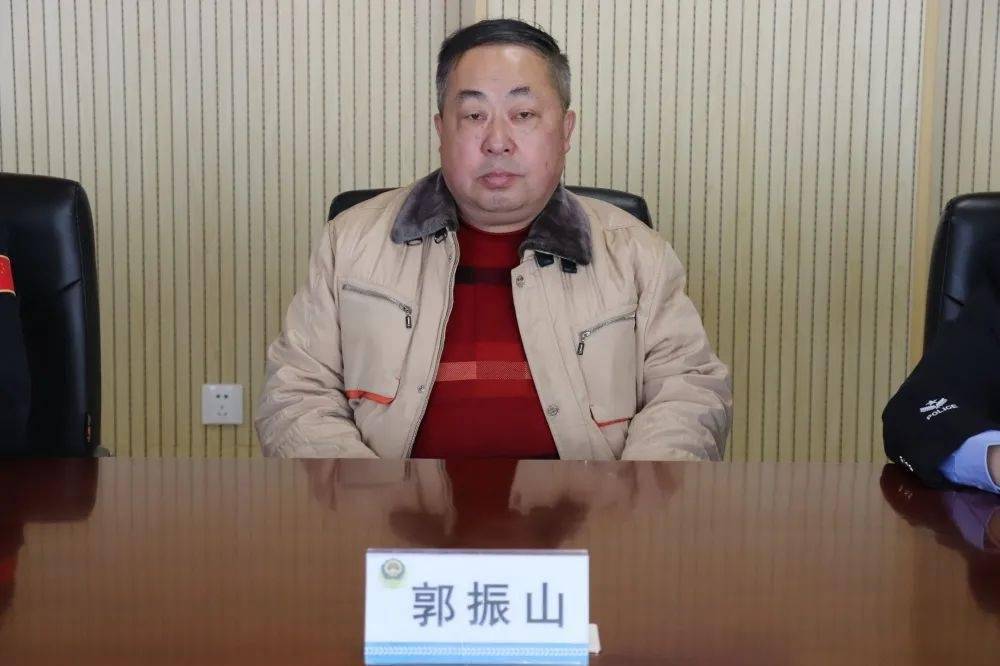 忠诚从警荣耀一生灵石县公安局举行退休民警座谈会