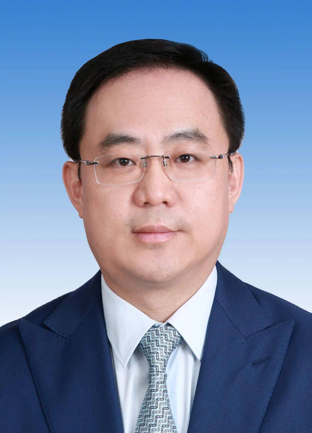 潮州市委副书记何广延,男,汉族,1973年6月生,在职研究生,经济学博士