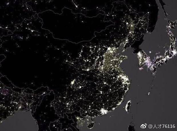 由地图上夜间最暗的国家变成了最亮眼的国家.