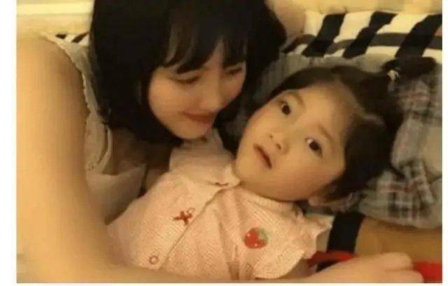 饿女子 86cc0783d1674a53bb8be5245cc52331.jpeg