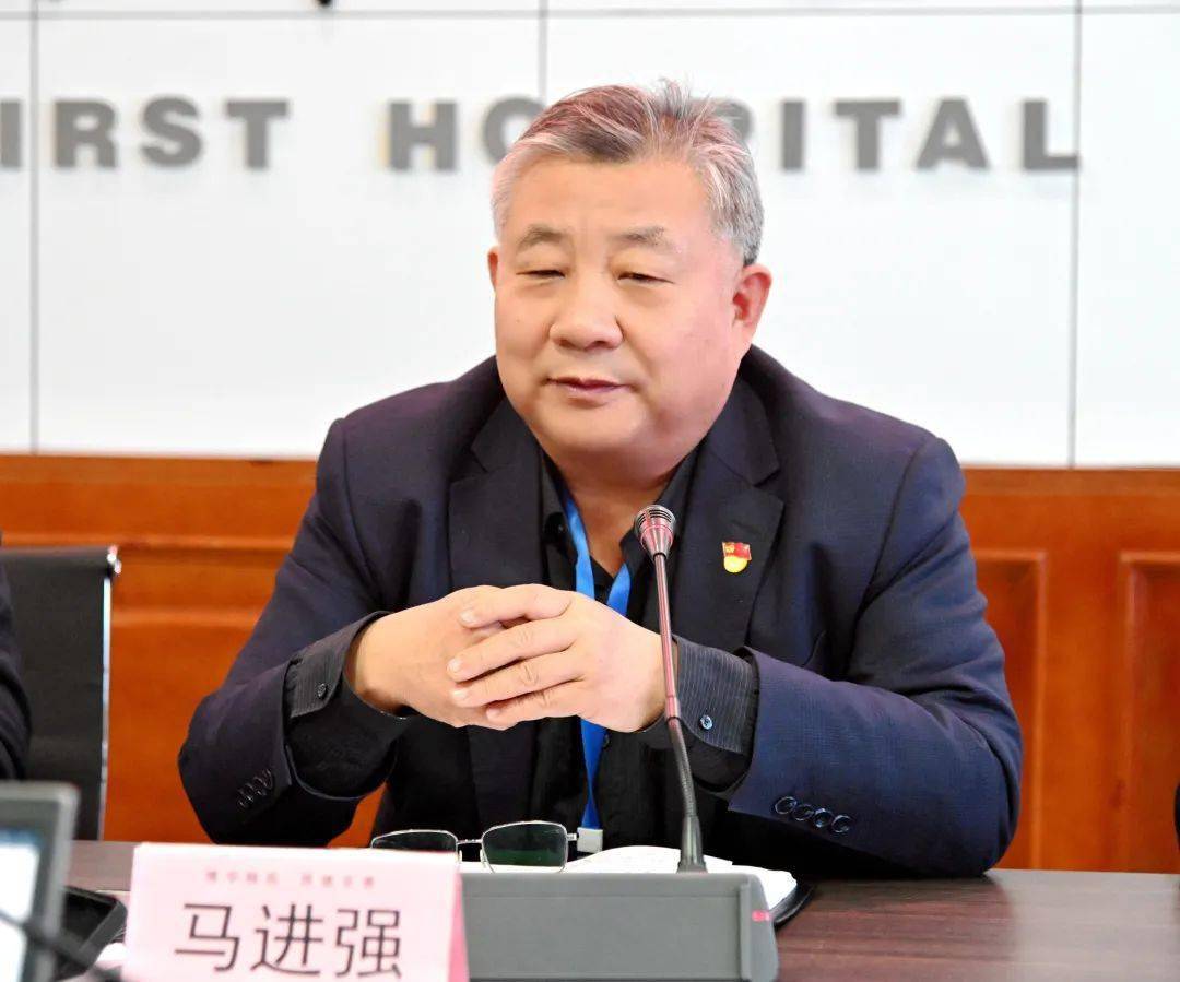 会议首先由科研学科办主任叶立华通报2021年院级课题情况,副院长王阳