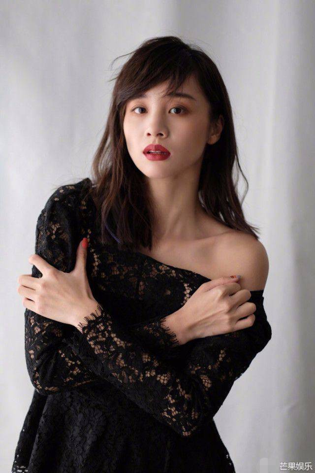 章龄之裸背写真曝光,性感又霸气_贾衣玫_网友_心机