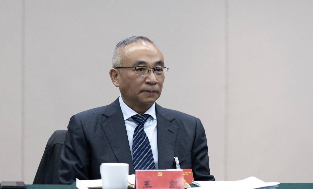 走好新时代赶考之路丨成都市经信局局长王凯成都将实施蓉耀工程打造