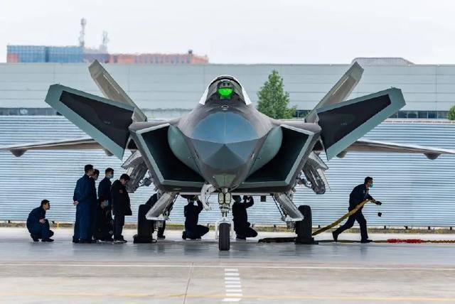 新批次歼20集中交付成飞2021年底出货潮空军多支部队扎堆提货