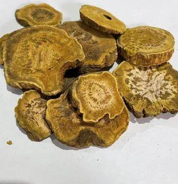 2.大黄,大黄根茎髓部有星点排列环状,俗称,大星星在髓部.