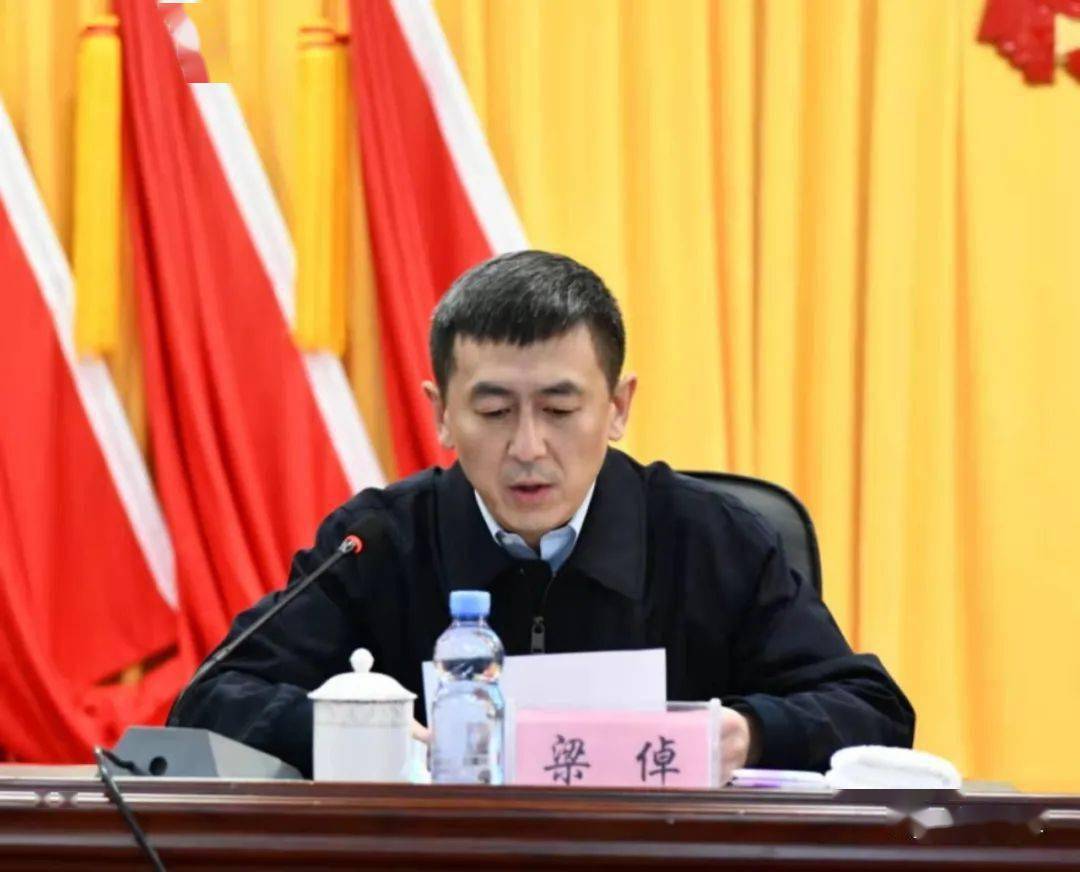 乌翠区召开第一届劳动模范表彰大会_发展_全区_劳动者