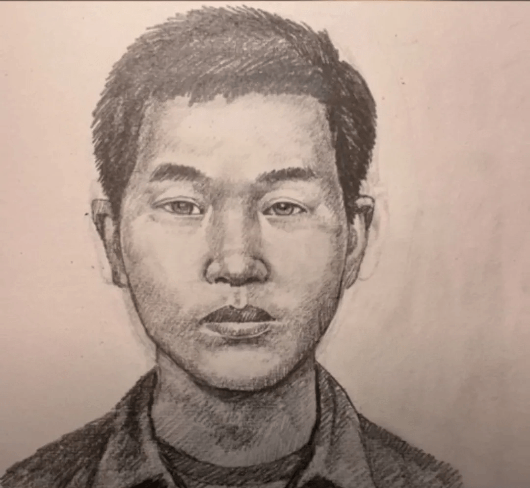 为申聪画像时,他手里只有一张申聪周岁时的照片.