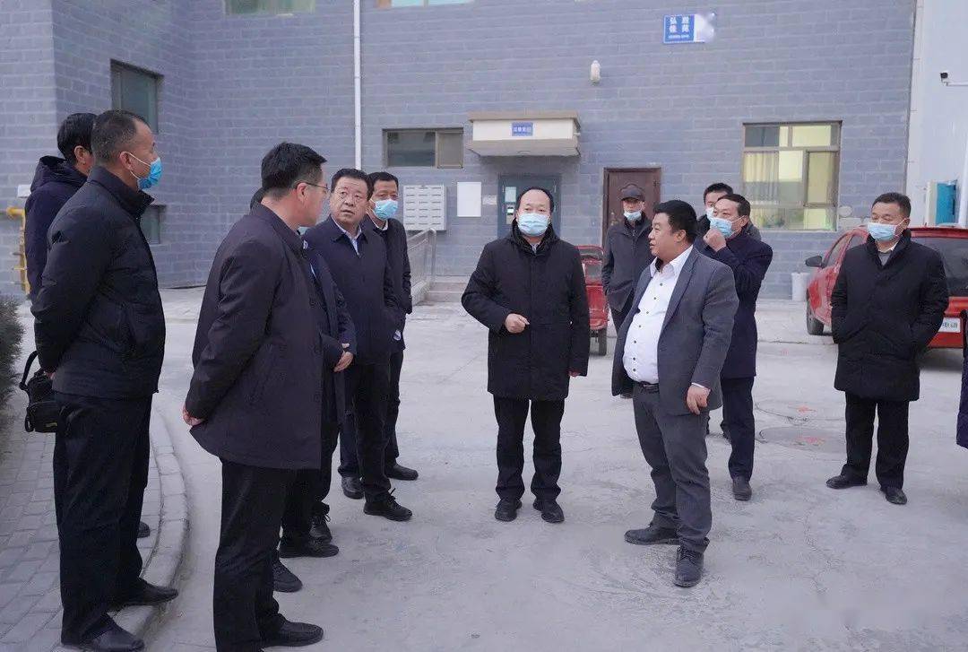 12月30日,肃州区委副书记,区长王永宏前往弘胜家园,彩虹桥市场等地,实