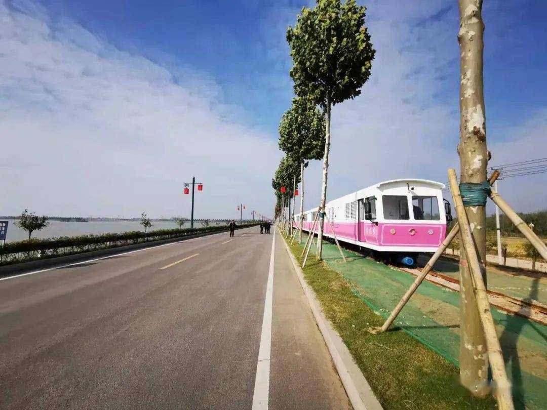 单县首个观光火车明天开通