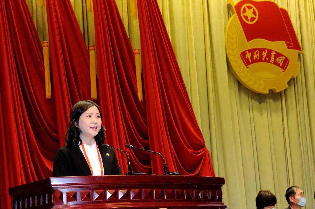 泉州团市委副书记林少青代表共青团泉州市委,向大会的召开表示热烈的