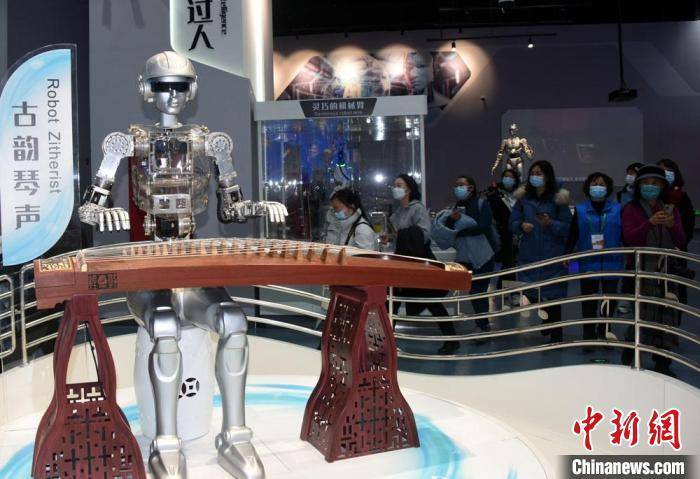 孙自法|中国科技馆“智能”展厅携多款机器人亮相 喜迎新年和人机共融时代