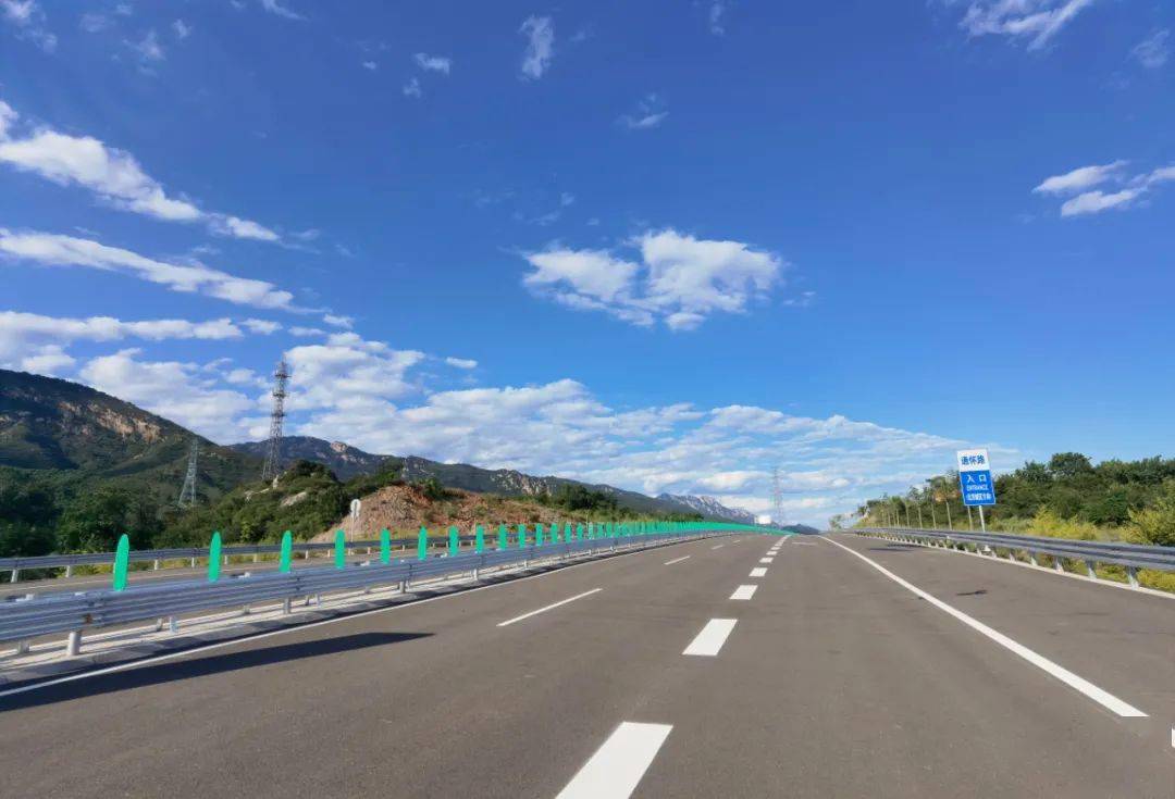 今日通车通怀路三期顺义潮白河左堤路至河防口段正式通车