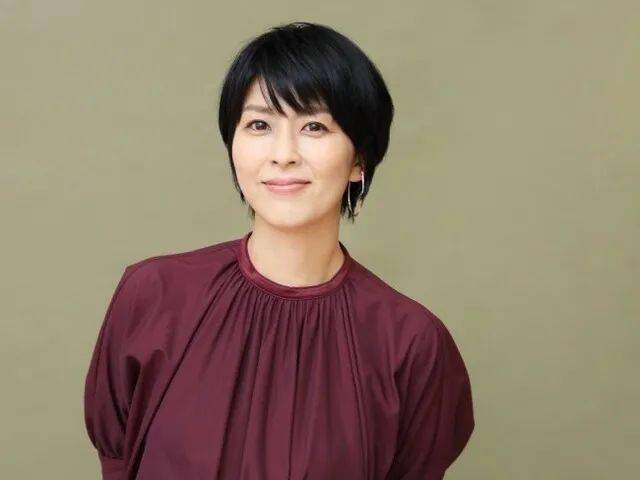 日本名門千金和木村拓哉意難平嫁大16歲醜大叔44歲依舊光彩照人