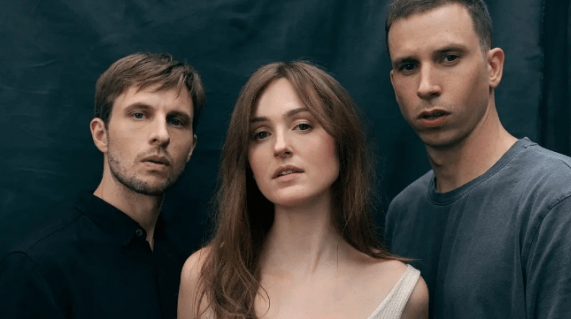 周口|徐峥新片登顶《不要抬头》上榜 一周口碑电影盘点